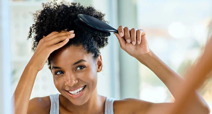 12 consigli per una cura dei capelli naturale